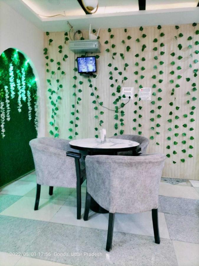 Oyo Mosaic Hotel And Restaurant Gonda Zewnętrze zdjęcie